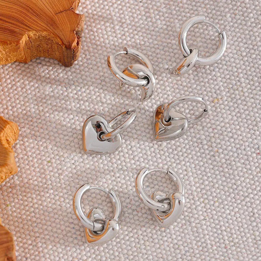 Les joyeuses boucles d'oreille de type anneaux avec pendentif - La Simone Bijoux